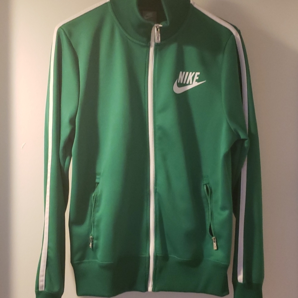Nike zip pullover (small)